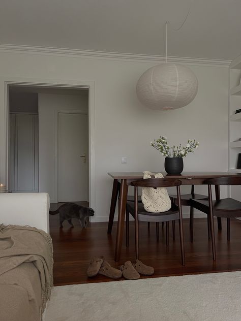 Dark Wood Floors Dining Room Table, Dark Floor Apartment, Dark Wood Living Room, Dark Wood Floor, Dark Wood Furniture, Japandi Interior, Dark Wood Floors, Space Decor, Dream House Interior