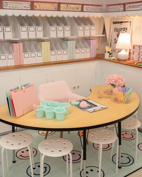 BEFORE and AFTER… Swipe right for the transformation! Teacher workspace inspiration! 😍 We gave Avery her own space filled with lots of organization and storage! This space also doubles as a small group area! #classroommakeover #classroomsetup #classroomtransformation #teacherdesk #teacherdecor #teacherworkspace #classroomideas #classroominspiration #beforeandafter Small Classroom Setup, Pastel Classroom Theme, Classroom Decor Pastel, Classroom Setup Ideas, Small Group Area, Small Group Organization, Aesthetic Classroom, Pastel Classroom Decor, Organization Classroom