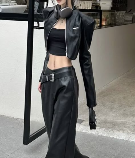 Cyberpunk City Outfit, Cyberpunk Outfit Casual, Punk Female Outfit, Matrix Inspired Outfit, Cyberpunk Inspired Outfit, Biker Aesthetic Outfits, Cyberpunk Outfit Women, New Wave Outfits, Biker Outfits For Women