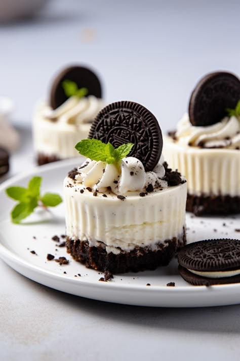 Easy Mini Oreo Cheesecake Bites - That Oven Feelin Mini Cheesecake Decoration, Black Forest Mini Cakes, Individual Oreo Cheesecake Cups, Mini Oreo Cheesecake Recipes, Oreo Mini Cheesecake, Mini Cheesecake Recipes Oreo, Mini Oreo Cheesecake Bites, Oreo Crust Mini Cheesecake Bites, Cheesecake Decoration