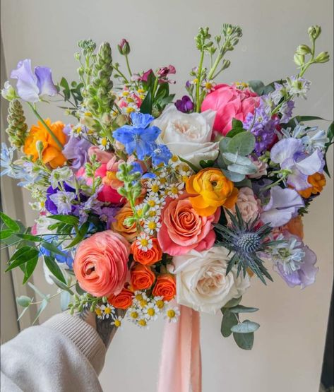 Colorful Wedding Bouquet Bridesmaid, Bright Bridesmaid Bouquet, Summer Wedding Table Settings, Bridal Bouquet August, Weddings Vibes, Bright Bridal Bouquet, Bridal Vibes, Colorful Bridal Bouquet, Colorful Wedding Bouquet