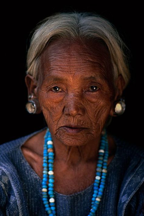 Boho Hippie Fashion, Old Age Makeup, Clarissa Pinkola Estes, Wild Women Sisterhood, Hippie Fashion, Old Faces, Vintage Blog, We Are The World, Old Woman