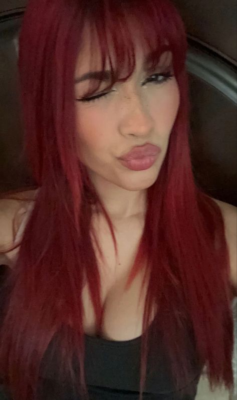 Red Hair With Black Eyebrows, Dark Red Hair Makeup, Bright Red Hair With Bangs, Red Hair And Eyebrows, Red Hair And Red Eyebrows, Red Hair Latina, Red Hair Red Lips, Ariana Grande Red Hair, Red Eyebrows