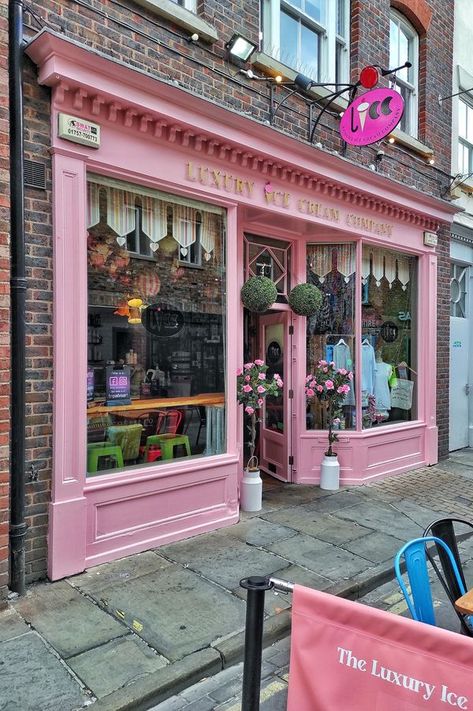 Ice Cream Store Exterior, Ice Cream Shop Exterior, Store Front Design, Dream Bookstore, Nyc Ice Cream, Bloxburg City, Bloxburg Town, England Photos, York England