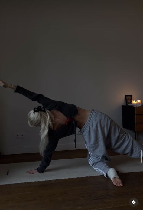 Stretching At Home Aesthetic, Yoga Aesthetic Instagram Story, Yoga Pose Aesthetic, Yoga Stretches Aesthetic, Winter Yoga Aesthetic, Flexibility Vision Board, Daily Movement Aesthetic, Yoga Astethic Photos, Hot Yoga Aesthetic