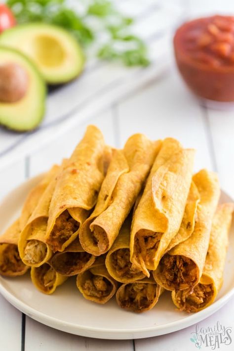 Easy Homemade Chicken Taquitos Easy Chicken Taquitos, Homemade Chicken Taquitos, How To Make Taquitos, Shredded Chicken Crockpot, Taquitos Recipe, Fresh Meals, Chicken Taquitos, Ground Chicken Recipes, Family Fresh Meals