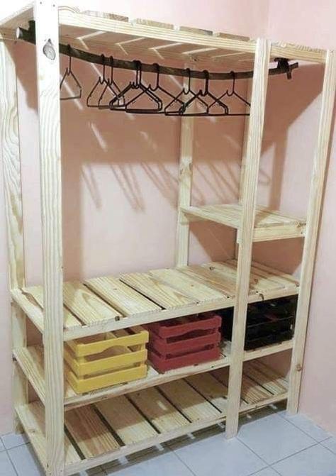 Decoracion Pallet Furniture Wardrobe, Pallet Wardrobe, Reka Bentuk Bilik Tidur, Lawn Chair, Wood Pallet Wall, Cute Dorm Rooms, Pallet Wall, Kraf Diy, Diy Pallet Projects