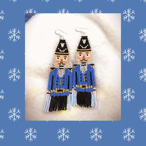 Nutcracker Earrings, Xmas Beads, Diy Seed Bead Earrings, Beading Techniques, Christmas Earrings, Brick Stitch, Seed Bead Earrings, Hand Made Jewelry, Diy Earrings