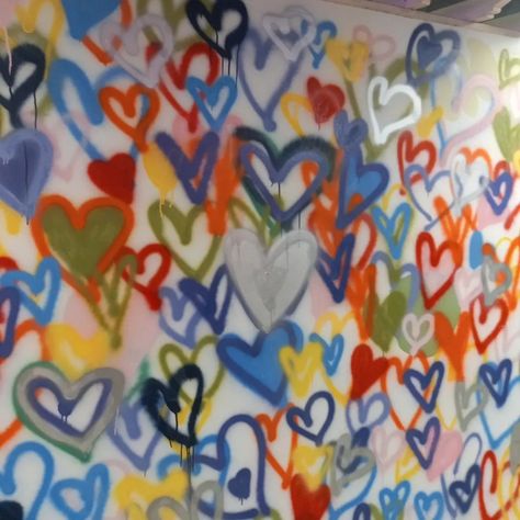 Spray Paint Accent Wall, Spray Paint Wall Art, Earth 1610, Spray Paint Wall, Diy Spray Paint, Accent Wall Paint, White Spray Paint, Painted Hearts, Graffiti Wall