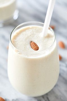 Almond Banana Smoothie - #smoothie #recipe #eatwell101   - This healthy smoothie is easy to make and tastes incredible. Ready in less than 5 minutes, it's the perfect snack or breakfast! - #recipe by #eatwell101 Almond Smoothie, Banana Smoothie Recipe, Breakfast Smoothie Recipes, Easy Smoothie Recipes, Good Smoothies, Easy Smoothies, Healthy Smoothie, Breakfast Smoothies, Smoothie Shakes