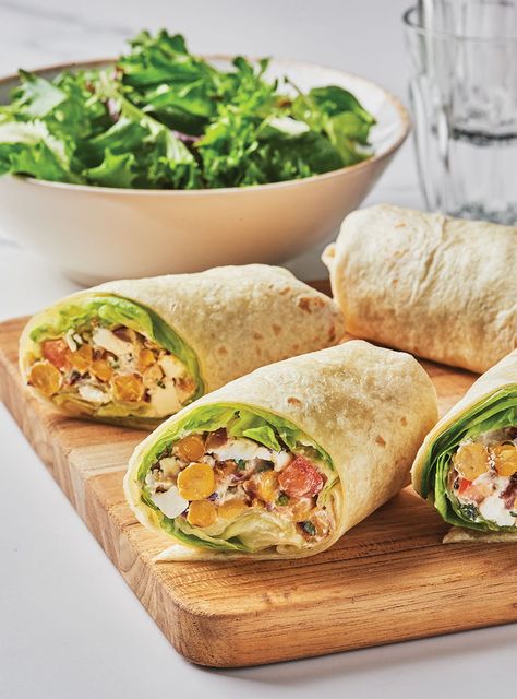 <i>Wraps</i> aux pois chiches rôtis et à la feta | RICARDO Chickpea Feta, Roast Beef Salad, Chickpea Sandwich, Roasted Chickpea, Red Onion Salad, Beef Salad, Sandwich Fillings, Roasted Cherry Tomatoes, Weekday Meals