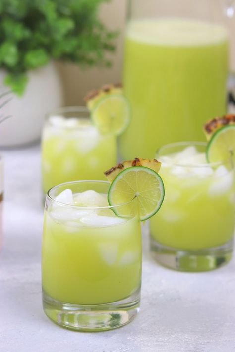 Pinapple Water, Cactus Juice Recipe, Cucumber Agua Fresca, Pineapple And Cucumber, Tea Cocktail Recipes, Pineapple Cucumber, Agua Fresca Recipe, Ripe Pineapple, Cucumber Water