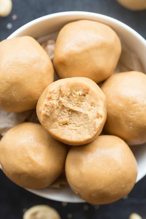 Keto Cashew Butter Fat Bombs Recipe- These 3 ingredient no bake cashew butter balls are low carb, sugar free and vegan- The BEST high-protein snack! High Carb Snacks, Brazilian Cheese Bread, Protein Packed Snacks, Sugar Free Diet, Butter Balls, Wholesome Snacks, Protein Snack, Fat Bomb Recipe, Diet Breakfast Recipes