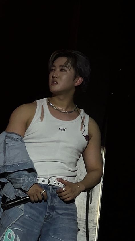 stray kids lollapalooza skzpalooza seo changbin 240802 Changbin Poppin, Changbin Body, Changbin Muscles, Changbin Biceps, Skz Changbin, Changbin Skz, Chang Bin, Stray Kids Outfits, Stray Kids Changbin