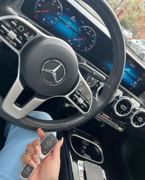 Vision Board Mercedes, Lamborghini Urus Interior, Bens Car, Mercedes Interior, Car Mercedes, Mercedes Cla, Living Luxury, Girly Car Accessories, Dream Cars Mercedes