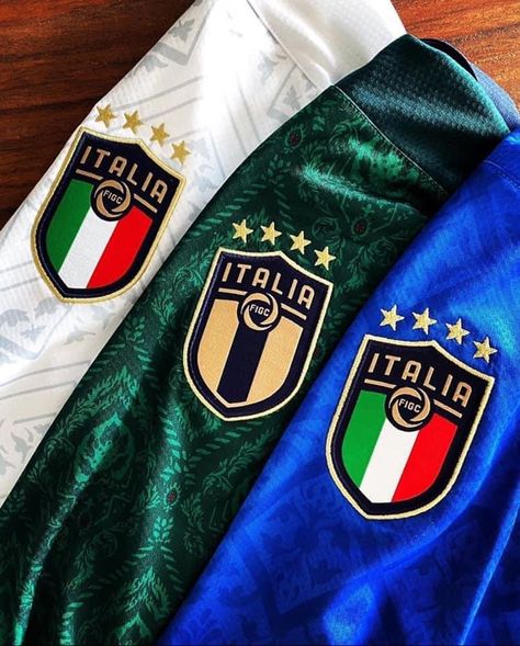 Hicks Und Astrid, Italian Soccer Team, Italy Jersey, Football Italy, Italy Team, Italy National Football Team, Juventus Wallpapers, Italian Football, Cristiano Ronaldo Manchester