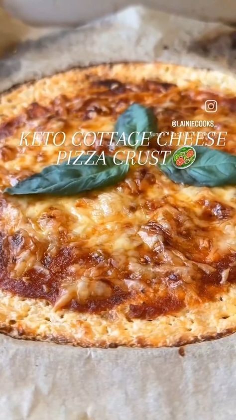 Keto Besties Ideas🌱🥑🌱 | KETO COTTAGE CHEESE PIZZA CRUST!!💥🍕by  @lainiecooks_  This pizza crust is next level, LOW CARB and super HIGH PROTEIN You’ll need: 1 cup… | Instagram Crispy Keto Pizza Crust, Keto Cottage Cheese Pizza Crust, Cottage Cheese Pizza Crust Low Carb, Cottage Cheese Pizza Crust, Keto Cottage Cheese Bread, Protein Hacks, Cheese Pizza Crust, Keto Cottage Cheese, Besties Ideas