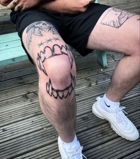 Knee Teeth Tattoo, Vampire Teeth Knee Tattoo, Canine Teeth Tattoo, Around The Knee Tattoo Men, Tattoo Knee Men, Faded Tattoo Ideas, Mouth Knee Tattoo, Teeth Knee Tattoo, Men Knee Tattoo