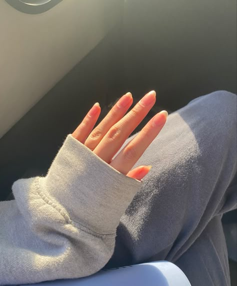 hand model Nail Inspo Aesthetic, Natural Beauty Women, Sewing Aesthetic, It Girl Aesthetic, Nail Aesthetic, Skin Hand, Korean Nails, Nail Pictures, Hand Pictures