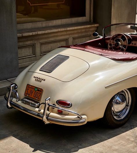 Porsche Speedster - Iain Claridge Porsche 356 Speedster, 356 Speedster, Bmw Classic Cars, Old Vintage Cars, Lovely Car, Mercedes Sl, Vintage Porsche, Vw Porsche, Classy Cars