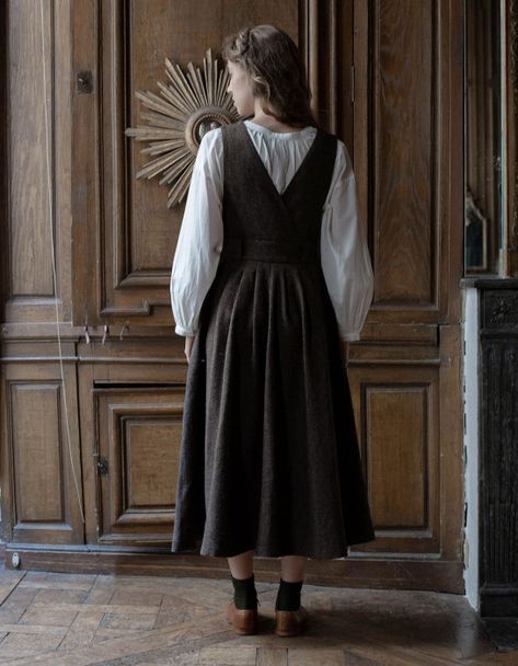 Cottage Armoire, Theatre Academia, Victorian Witch, Ethan Winters, Cottagecore Winter, Academia Clothing, Modest Apparel, Twirly Skirt, Clothing Aesthetic