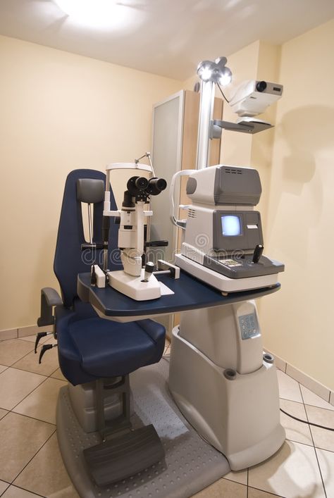 Opthamology Aesthetic, Optometry Clinic Interior Design, Optometrist Aesthetic, Optometry Aesthetic, Eye Vision Test, Ophthalmology Background, Eye Doctor Office, Optometry Equipment, Future Optometrist