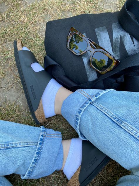 Fits With Birkenstocks, Berken Stocks Shoes Outfit, Arizona Birkenstock Outfit Summer, Berken Stocks Shoes, Birkin Stocks, Arizona Birkenstock Outfit, Birkenstock Outfit Summer, Birks Outfit, Sandals Socks