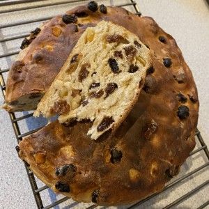 Panettone Recipe, Simnel Cake, Medieval Recipes, Holiday Bread, Yeast Breads, Raisin Bread, Fruitcake Recipes, Fruit Bread, Coffee Cakes