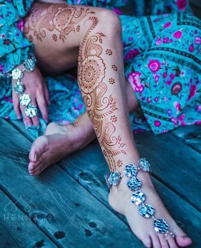 Pinterest // @alexandrahuffy ☼ ☾ Full Body Henna, Body Henna, Thigh Henna, Leg Henna Designs, Henne Tattoo, Jagua Henna, Leg Henna, Henna Inspired Tattoos, Leg Mehndi