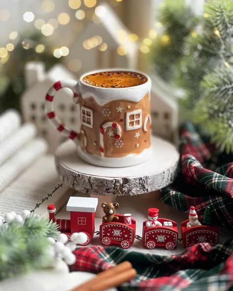 Candy Photoshoot, Congratulations Photos, Christmas Scenery, Winter Coffee, Christmas Feeling, Cute Christmas Gifts, Chocolate Tea, Last Christmas, Christmas Tea