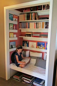 Book Nook Closet, Closet Nook, Book Nook Kids, Reading Nook Closet, Book Nook Ideas, Diy Book Nook, Reading Nook Kids, Bedroom Nook, Nook Ideas