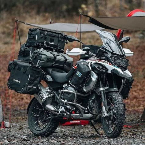 Custom Sport Bikes Motorcycles, Adventure Motorcycle Camping, Bmw Motorcycle Adventure, Bmw Adventure Bike, Motos Bobber, Adventure Bike Motorcycles, Bmw Touring, Best Motorbike, Motos Bmw