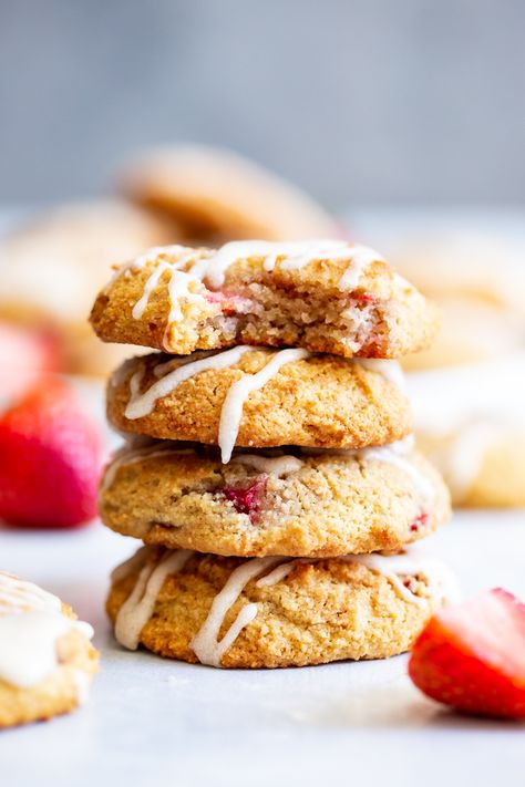 These strawberry shortcake cookies are super soft and cake-like with buttery flavor, loads of sweet juicy strawberries and maple glaze.  They’re paleo, grain free, gluten-free, kid approved, and irresistibly delicious! Cakelike Cookies, Shortcake Cookies, Paleo Running Momma, Strawberry Shortcake Cookies, Paleo Cookies, Paleo Baking, Double Chocolate Chip Cookies, Salty Cake, Maple Glaze