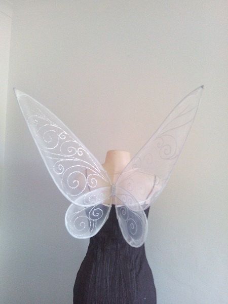 these are only $18 and are perfect, but the $30 shipping kills it. :( White Fairy Wings, Tinkerbell Wings, Faerie Wings, Elf Wings, Fairy Wings Costume, Pixie Wings, Tinker Bell Costume, Demon Wings, Costume Wings