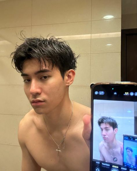 Brent Manalo, Japanese Boyfriend, Pink Wallpaper Laptop, Best Friend Wallpaper, Friends Wallpaper, Aesthetic Boy, Boyfriend Pictures, Boyfriend Material, Quick Saves