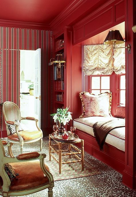 Marsala Everything! Popular Paint Colors, Deco Rose, Best Paint Colors, Bedroom Red, Red Decor, Red Rooms, Red Walls, Painted Ceiling, Red Interiors