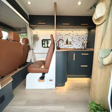 Mercedes Sprinter Camper Conversion, Vanlife Ideas, Sprinter Camper Conversion, Van Conversion Layout, Family Van, Mercedes Camper, Motorhome Interior, Dream Camper, Mercedes Sprinter Camper