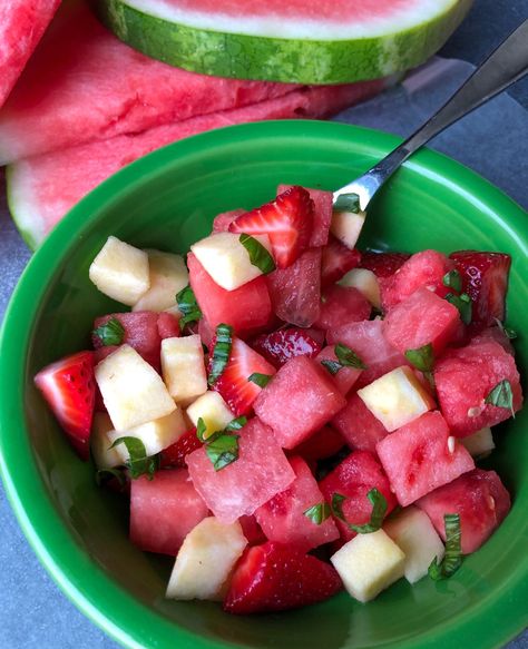 Watermelon Strawberry Salad, Fruity Salads, Watermelon Strawberry, Watermelon Rind, Apple Salad, Strawberry Salad, Cracked Pepper, Grilled Meat, Fruit Recipes