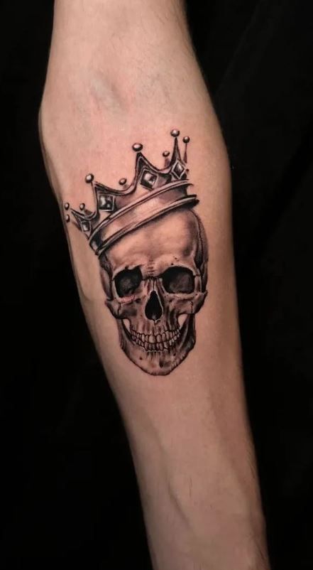 Skeleton Crown Tattoo, 3d Crown Tattoo, Skeleton With Crown Tattoo, Skull Tattoo With Crown, Skull With Crown Tattoo Design, Skull With Crown Tattoo For Women, King And Queen Skull Tattoo, Crown Face Tattoo, Skull Crown Tattoo Design