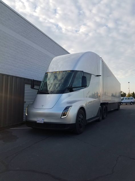 Semi Truck, Semi Ideas, Electric Semi Truck, Tesla Semi Truck, Semi Trucks Interior, 3d Printer Designs, Tesla Car, Semi Trailer, Tesla S