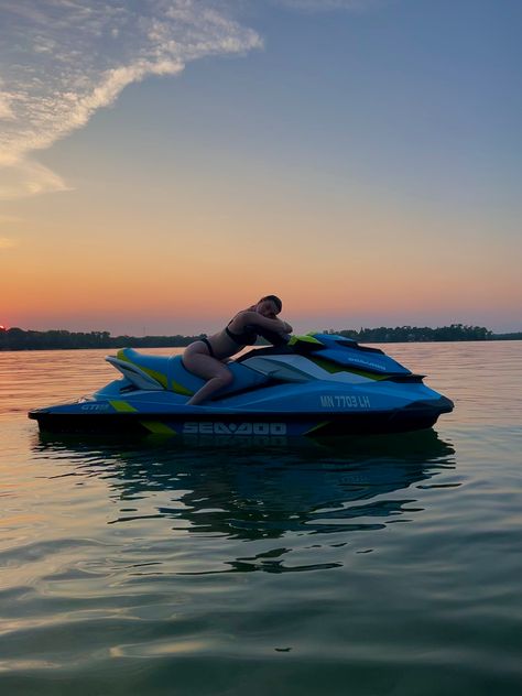 summer lake days and nights, sunset on the lake, hetski seadoo Lake Sunsets, Lake Days, Boat Pics, Summer Picture Poses, Summer Lake, Beach Pictures Poses, Lake Sunset, Lake Pictures, Vacation Pictures