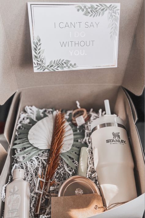 Cute way to propose to your bridesmaid with stuff they will actually enjoy. #stanleycup #bridesmaid #wedding #bohowedding Bridesmaids And Groomsmen Proposals, Re Proposal Ideas, Bridesmaids Gifts Will You Be My, Asking My Bridesmaids Cute Ideas, Wedding Bridesmaids Invitation, Boho Bridesmaid Gift Ideas, Proposal For Bridesmaid Ideas, How To Tell Your Bridesmaids Ideas, Colorful Bridesmaid Boxes