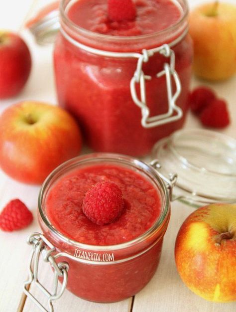 Many kids love applesauce. How about some Homemade Sugar-free Raspberry Apple Sauce? It is delicious and the raspberry just adds to the flavor! This healthy sugar-free raspberry applesauce is sure to be a kid pleaser. #applesauce #raspberry #raspberryapplesauce #homemadeapplesauce #howtomakeapplesauce #sugarfreeapplesauce #sugarfreeraspberryapplesauce #texanerinbaking Berry Applesauce, Raspberry Applesauce, Nourishing Desserts, Frozen Cocktail, Fruit Sauce, Frozen Raspberries, Apple Sauce Recipes, Immersion Blender, Apple Sauce