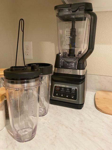 Swear by this blender! I love how it comes with the two small smoothie cups great for protein shakes or making salsa!! Ninja Blender, House Organisation, Kitchen Things, Frozen Drinks, User Guide, Small Kitchen Appliances, Small Appliances, Kitchen Essentials, Life Style