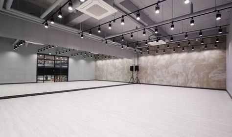 Studio Dance Room Kpop, Music Studio Room Home, Dance Practice Room, Dance Room Decor, Dance Studio Design, Dance Studio Decor, Home Dance Studio, Erza Scarlett, Practice Room