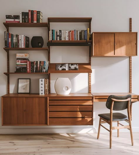 Cadovius Wall Unit, Poul Cadovius Wall Units, Paul Cadovius Wall Unit, Cadovius Royal System, Poul Cadovius Royal System, 60s Office, Royal System Shelving, Shelving Units Living Room, Mid Century Wall Unit