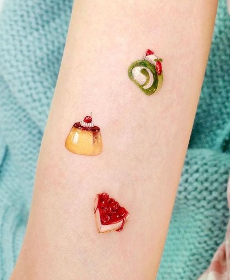 Dessert Tattoo, Candy Tattoo, Chicken Tattoo, Cupcake Tattoos, Food Tattoos, Cute Little Tattoos, Tatuaje A Color, Tattoo Project, Food Stickers