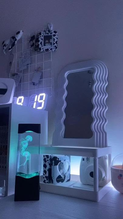 Blue Theme Bedroom Decor, Blue Bedroom Decor Aesthetic, Room Inspo Futuristic, White Blue Room Aesthetic, Blue Room Aesthetic Dark, Ocean Cybercore, Lain Room Aesthetic, Room Decor Jellyfish, Cybercore Bedroom Aesthetic