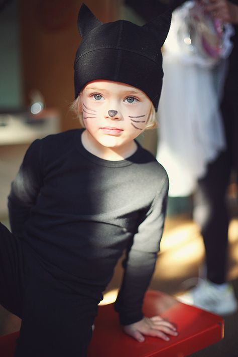 Boys Cat Costume, Toddler Cat Costume, Cats Costume, Cat Costume Kids, Cat Costume Diy, Black Cat Costumes, Halloween Trends, Kids Homemade, Chat Halloween