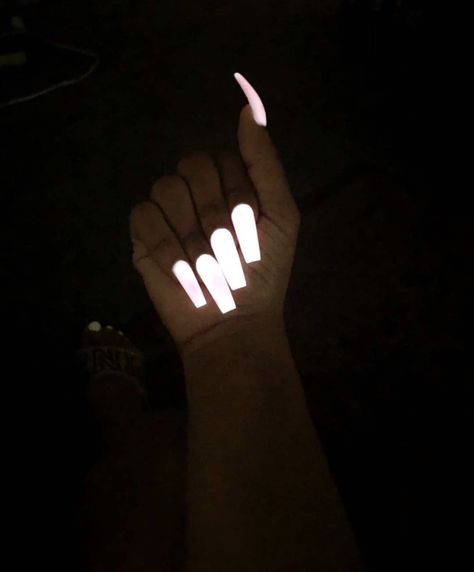 Classy Nail Art Ideas, Glow Nails, Gray Nails, Dark Nails, Toe Nail Designs, Girls Nails, Fire Nails, Classy Nails, Best Acrylic Nails